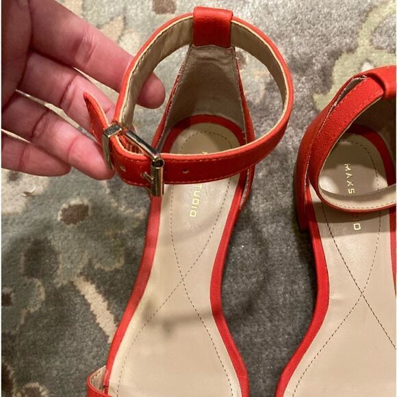 Red Max Studio Minimalist Sandal - Picture 3 of 11